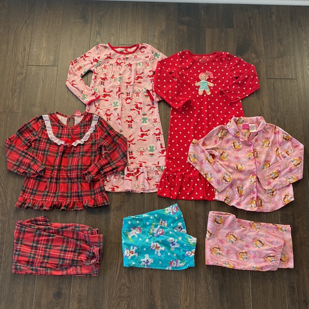 GIRLS FLEECE and FLANNEL PAJAMAS BUNDLE (Size 6-8)